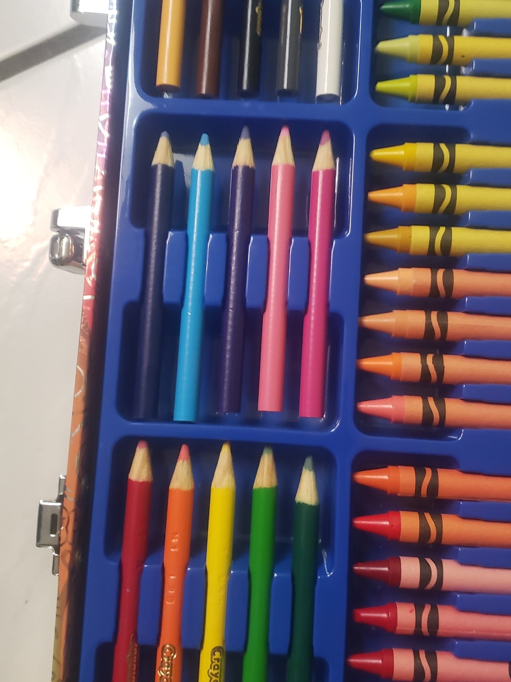 Brand new "Crayola' Imagination Art Set- Crayons, Markers and Colored Pencils - Picture 6 of 11